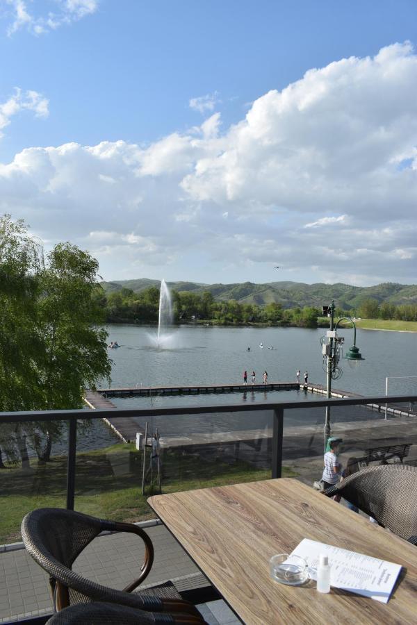 Prenociste Srebrno Jezero Otel Veliko Gradište Dış mekan fotoğraf