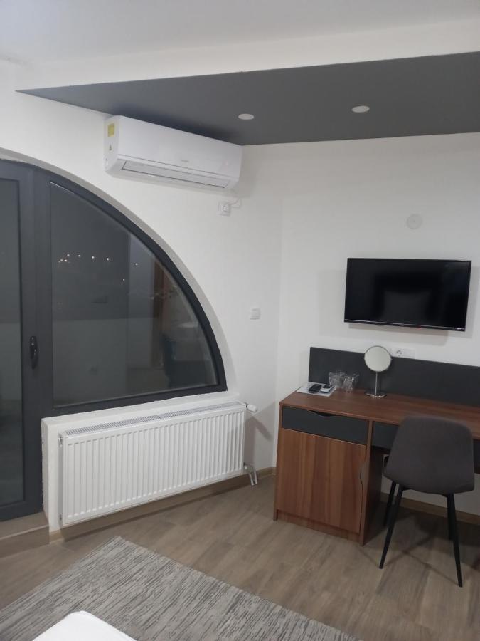 Prenociste Srebrno Jezero Otel Veliko Gradište Dış mekan fotoğraf