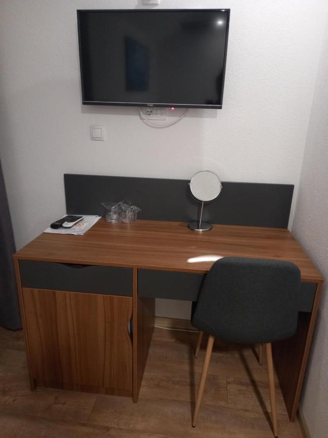 Prenociste Srebrno Jezero Otel Veliko Gradište Dış mekan fotoğraf